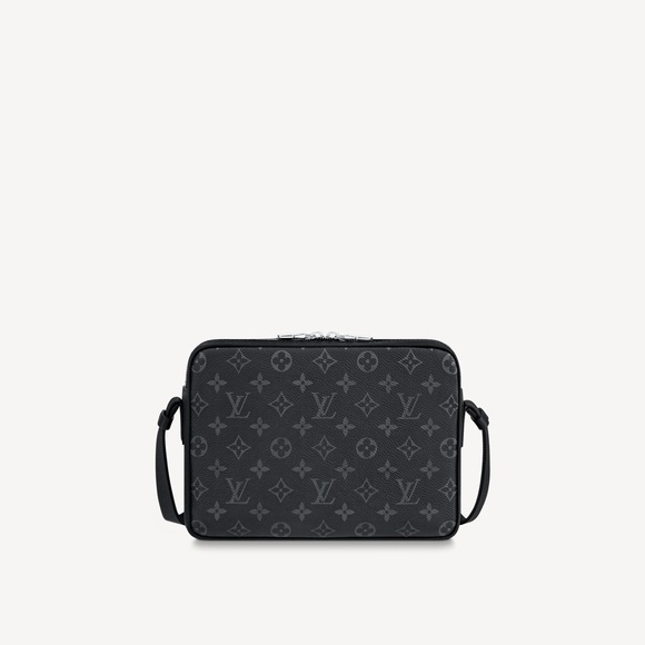 100% Authentic NEW Louis Vuitton Outdoor Messenger Black. RARE Item! SOLD OUT! - Picture 6 of 6